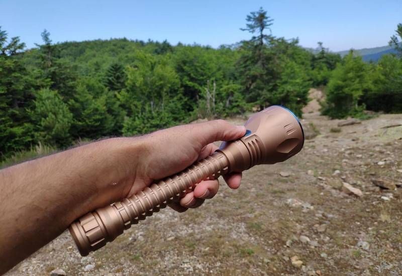 Olight Javelit Pro